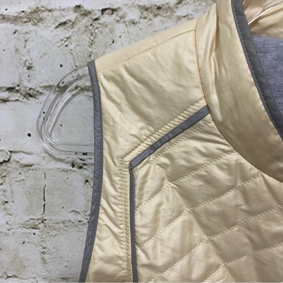 Zenergy by Chicos Francine Pale Yellow Gray Trim Quilted Vest - Picture 3 of 7